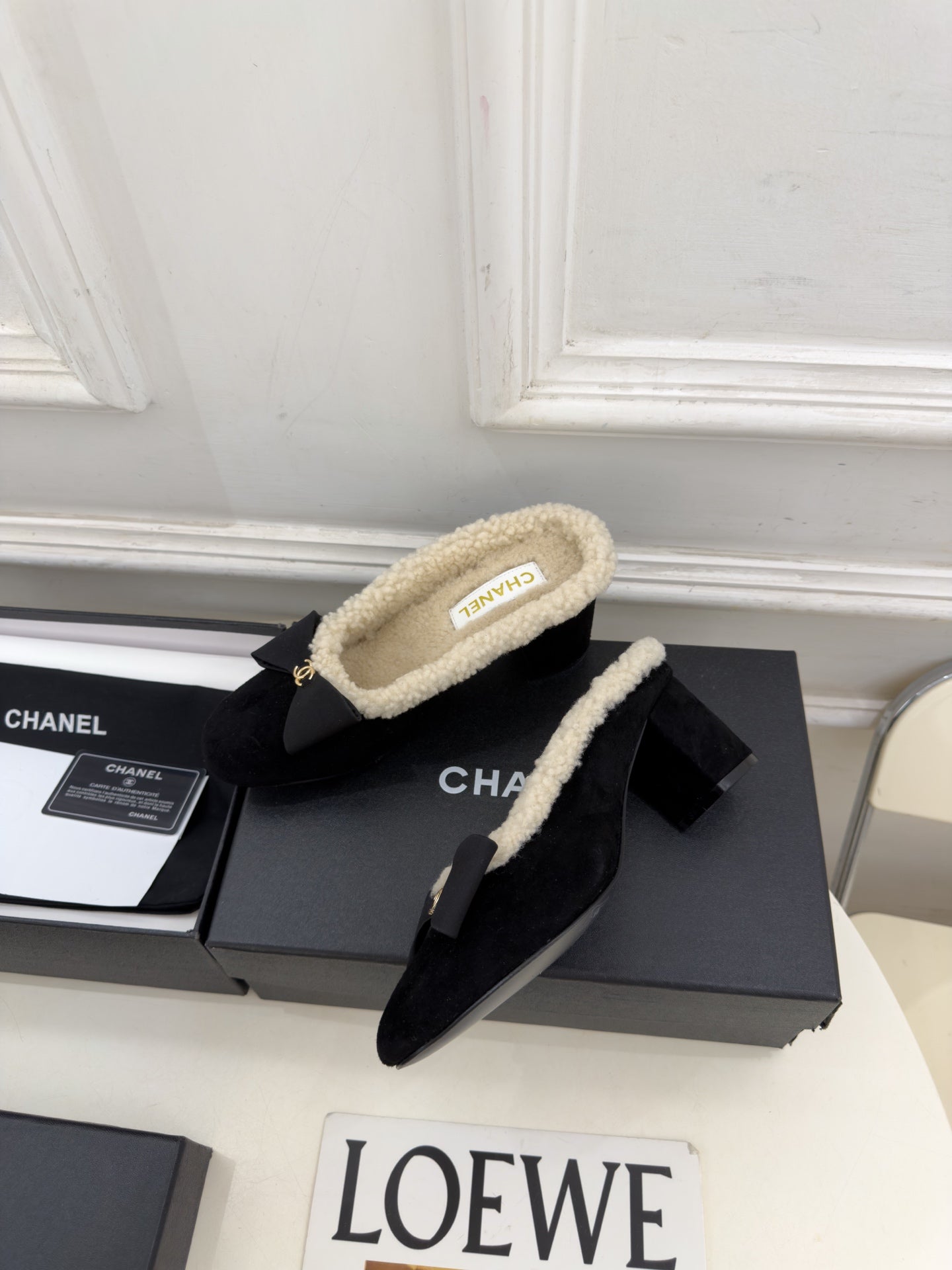 CC 26FW Shearling-Lined Bow Mules 6cm Suede Leather 164884
