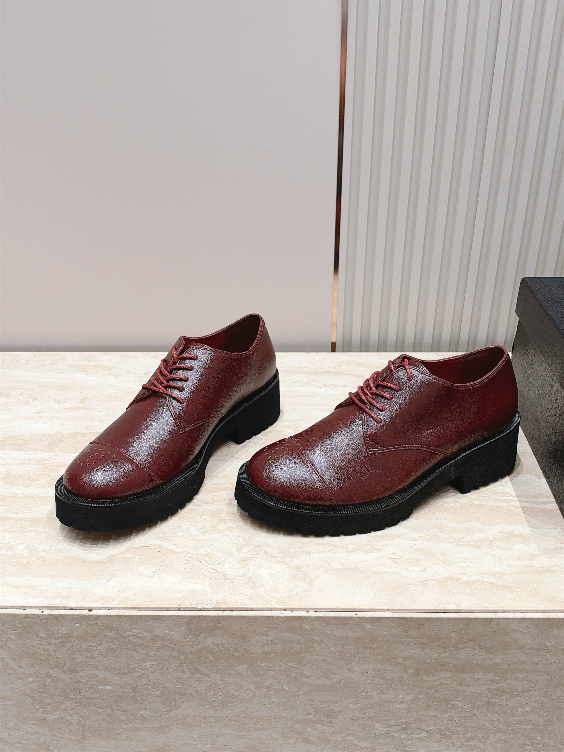 CC 26SS Chunky Loafers Cowhide Leather 180278