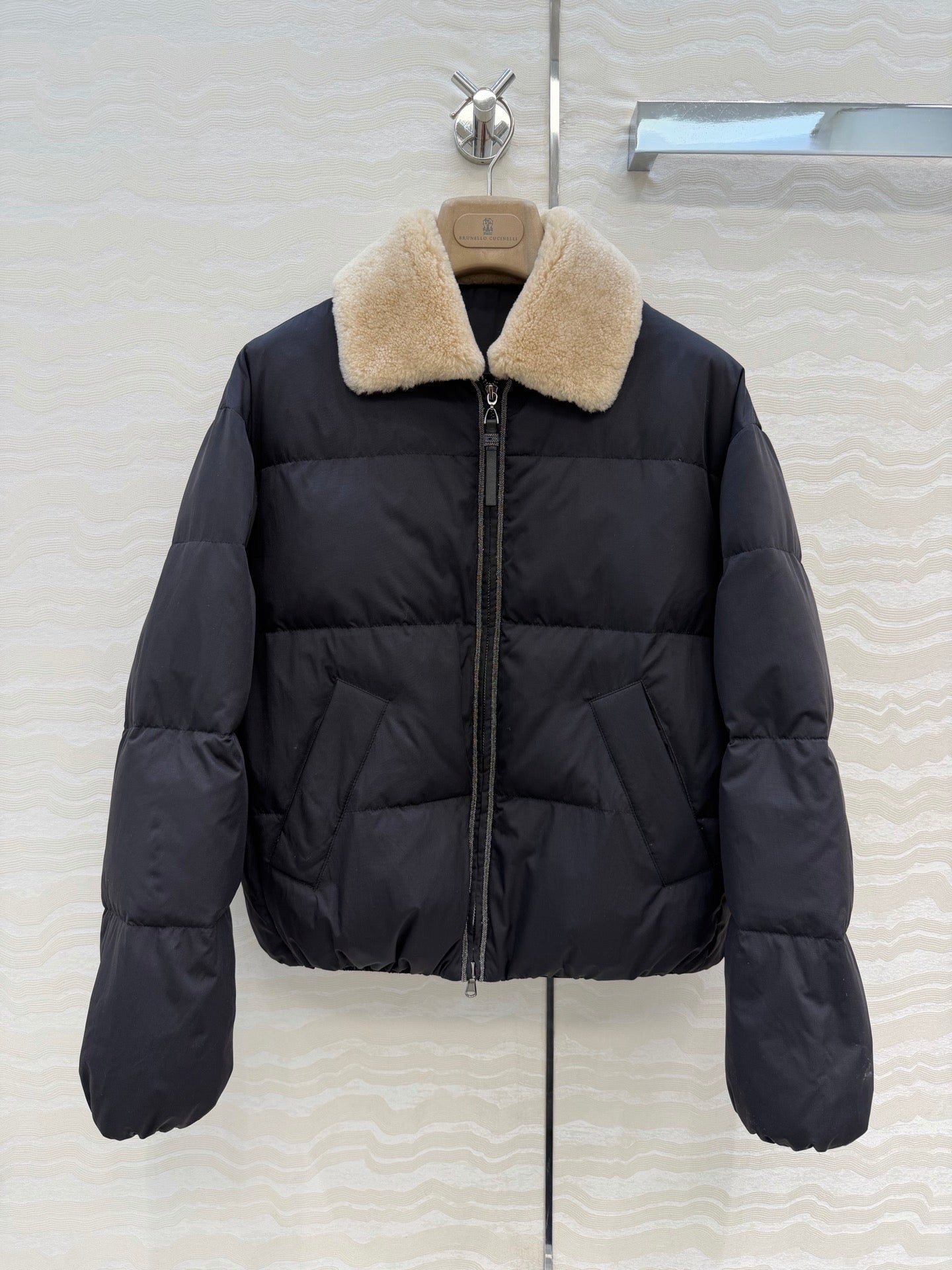 BC 26FW Shearling-Collar Chain-Detail Down Jacket Polyester 440958