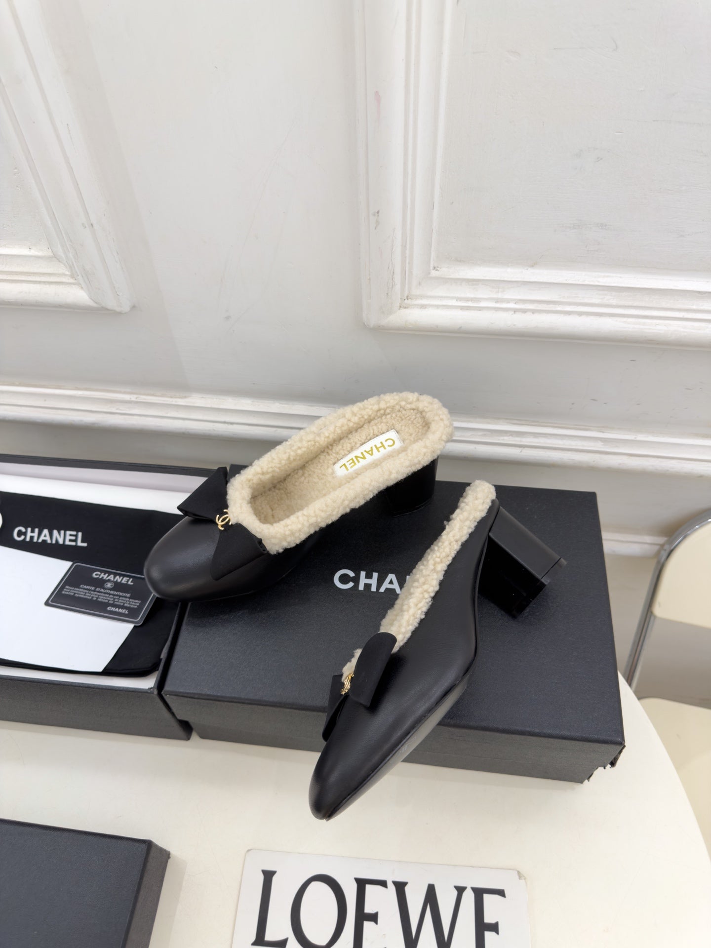 CC 26FW Shearling-Lined Bow Mules 6cm Suede Leather 164884