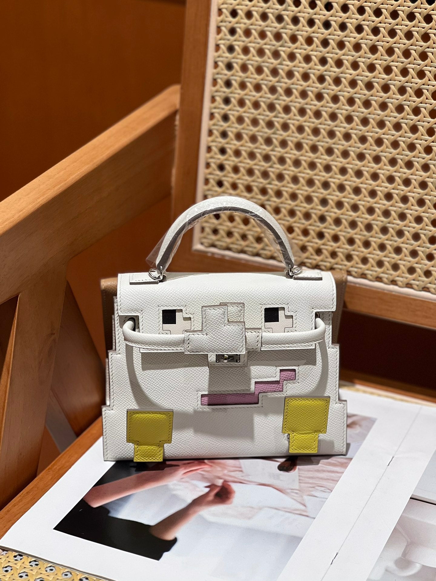 High-end Hermes 2026 Kelly Doll Picto Bag 18cm Cowhide