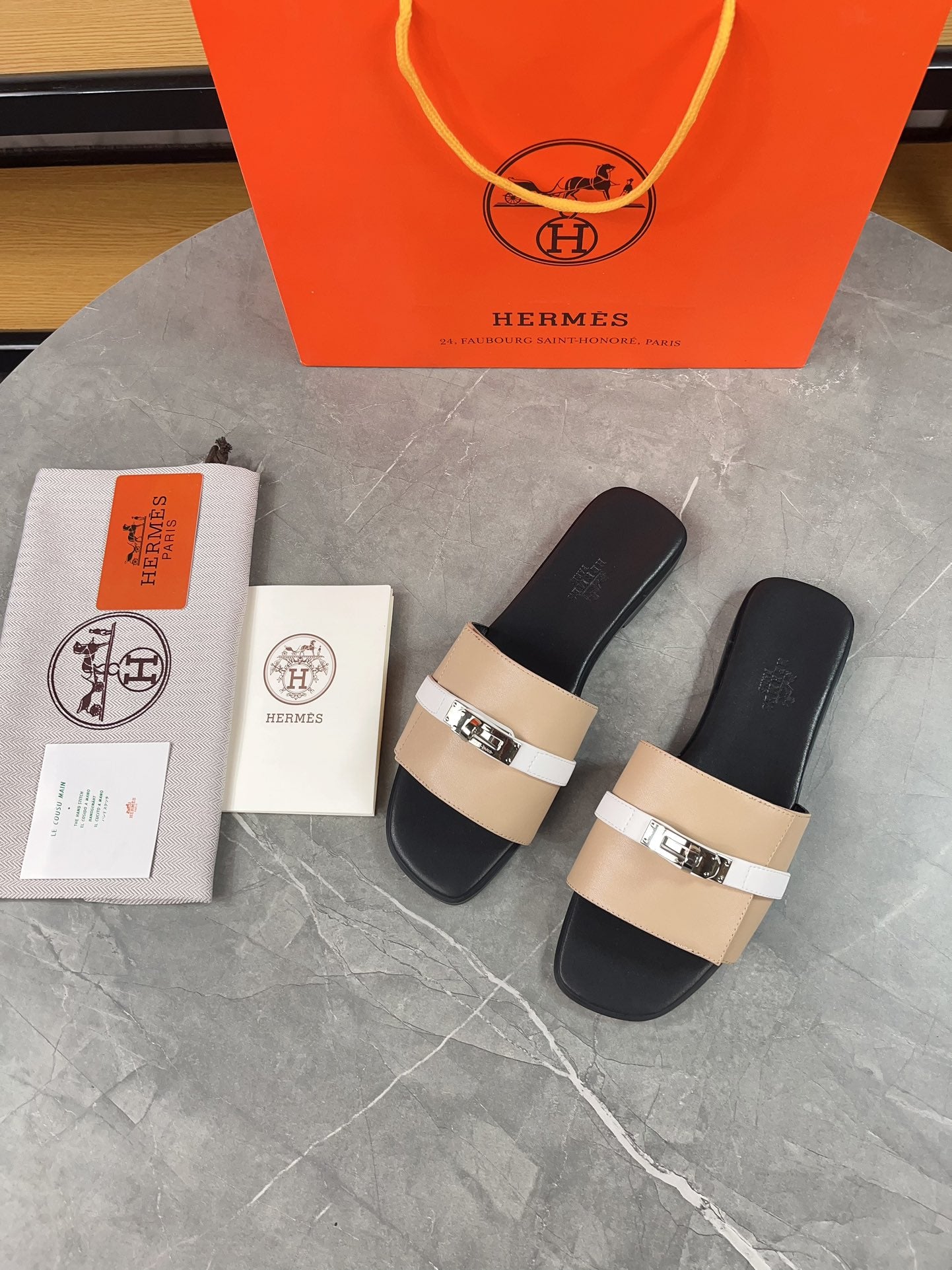 HM 26s Giulia Sandal Kelly Buckle Leather 936453