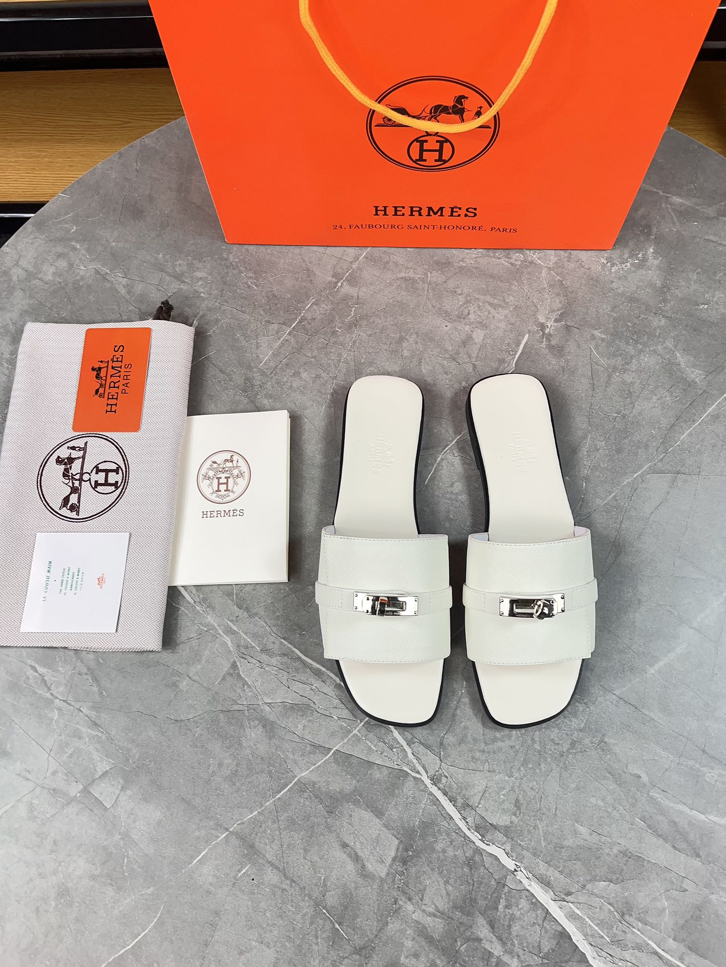 HM 26s Giulia Sandal Kelly Buckle Leather 936453