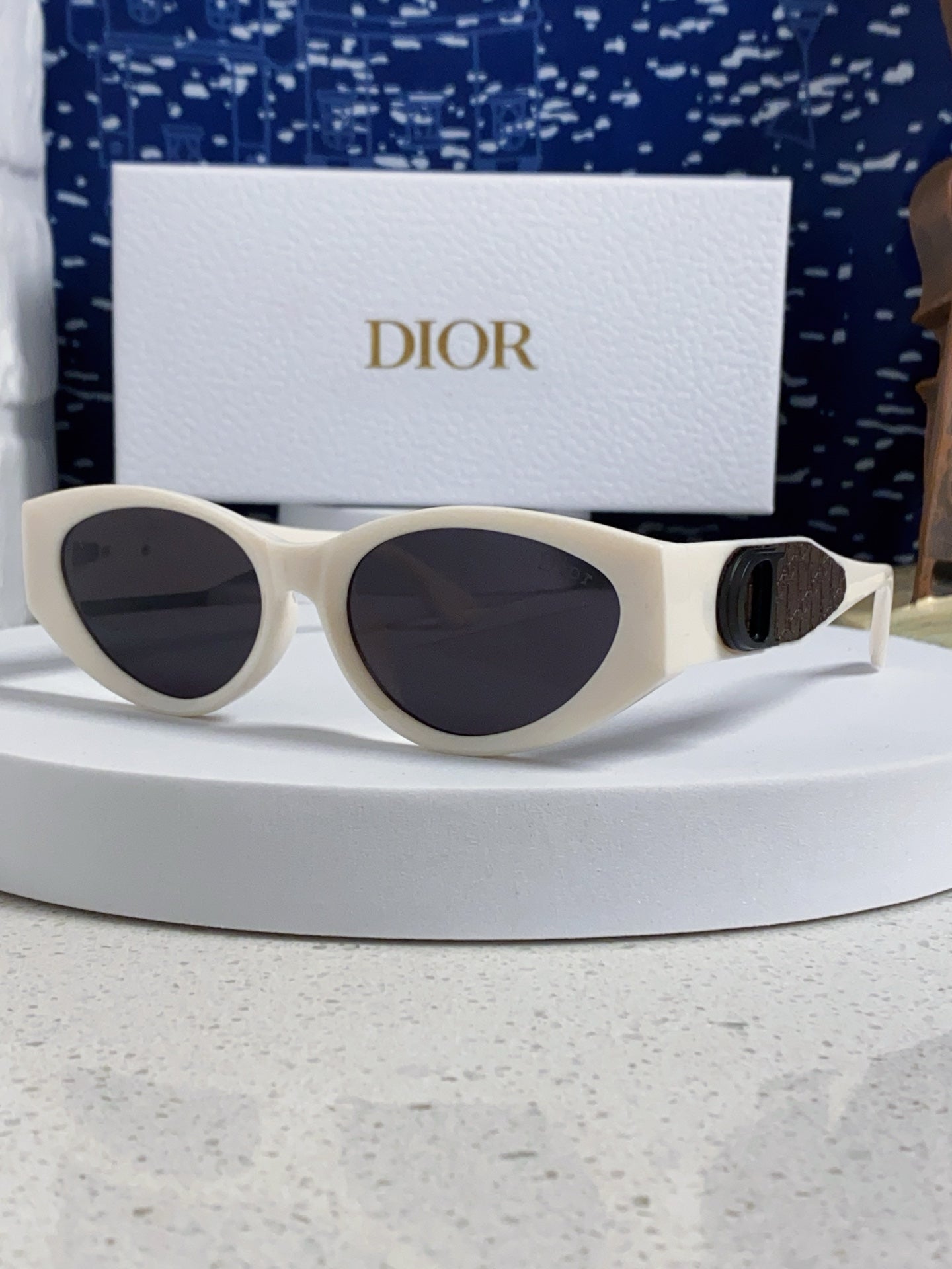 CD Sunglasses 429538