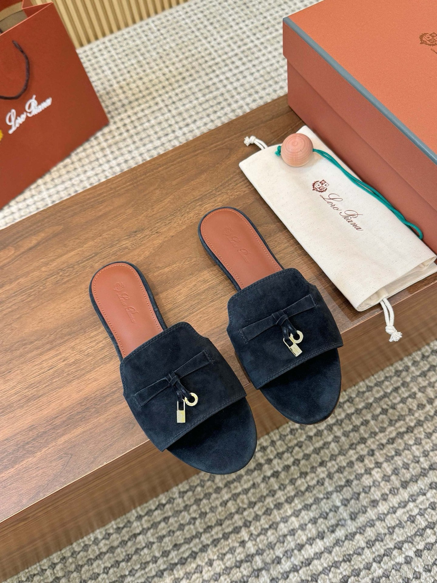 LP 26s Summer Charms Sandals Suede 011
