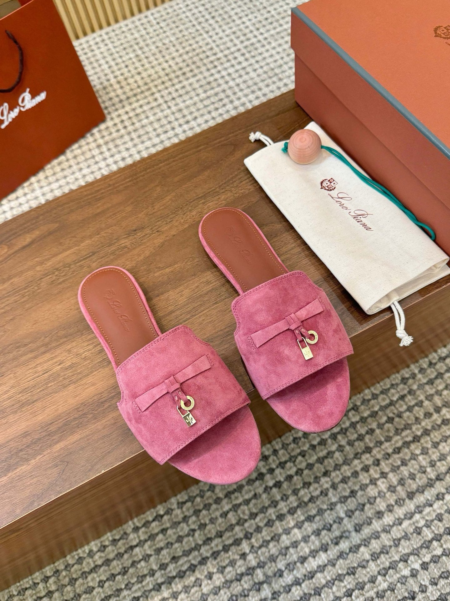 LP 26s Summer Charms Sandals Suede 011