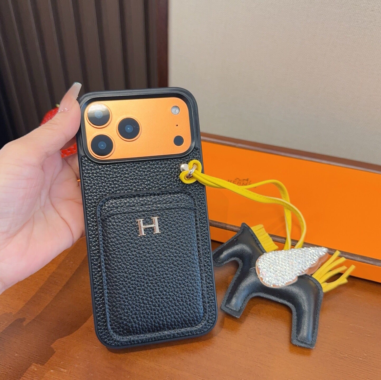 HM iPhone Case 395080