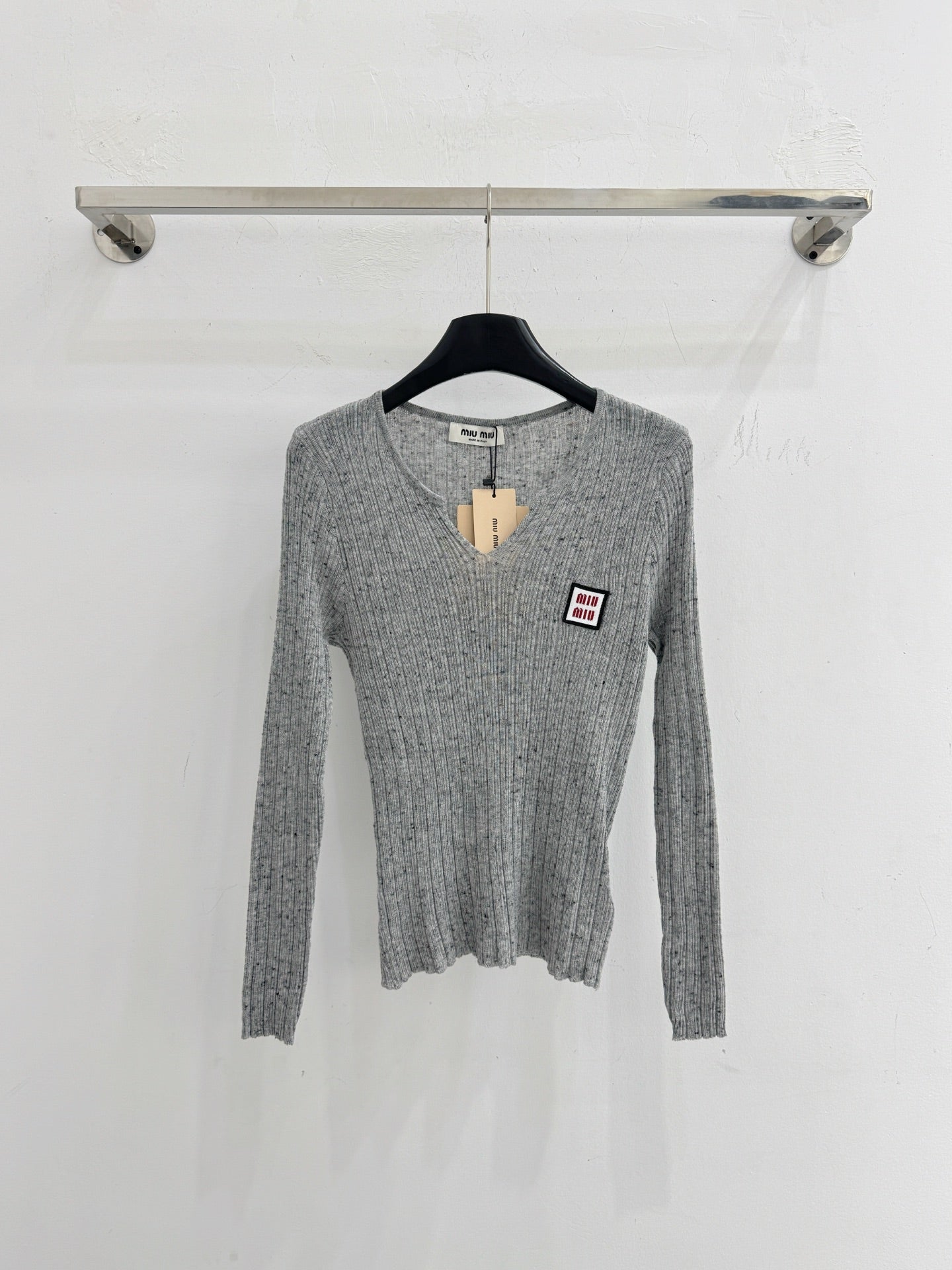 Miu Logo Patch V-Neck Sweater Wool 791168