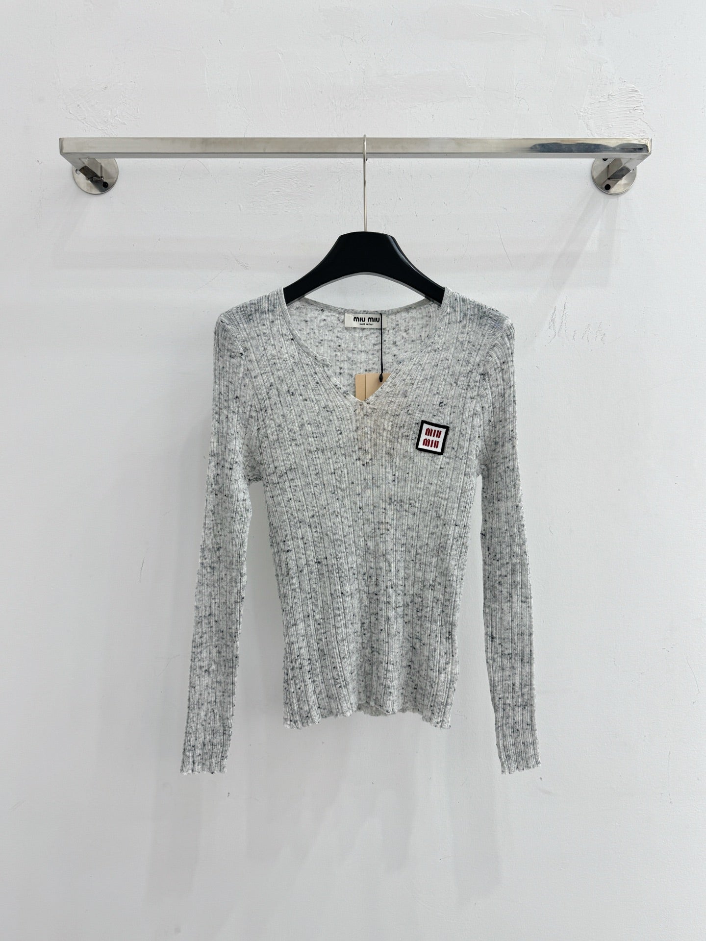 Miu Logo Patch V-Neck Sweater Wool 791168
