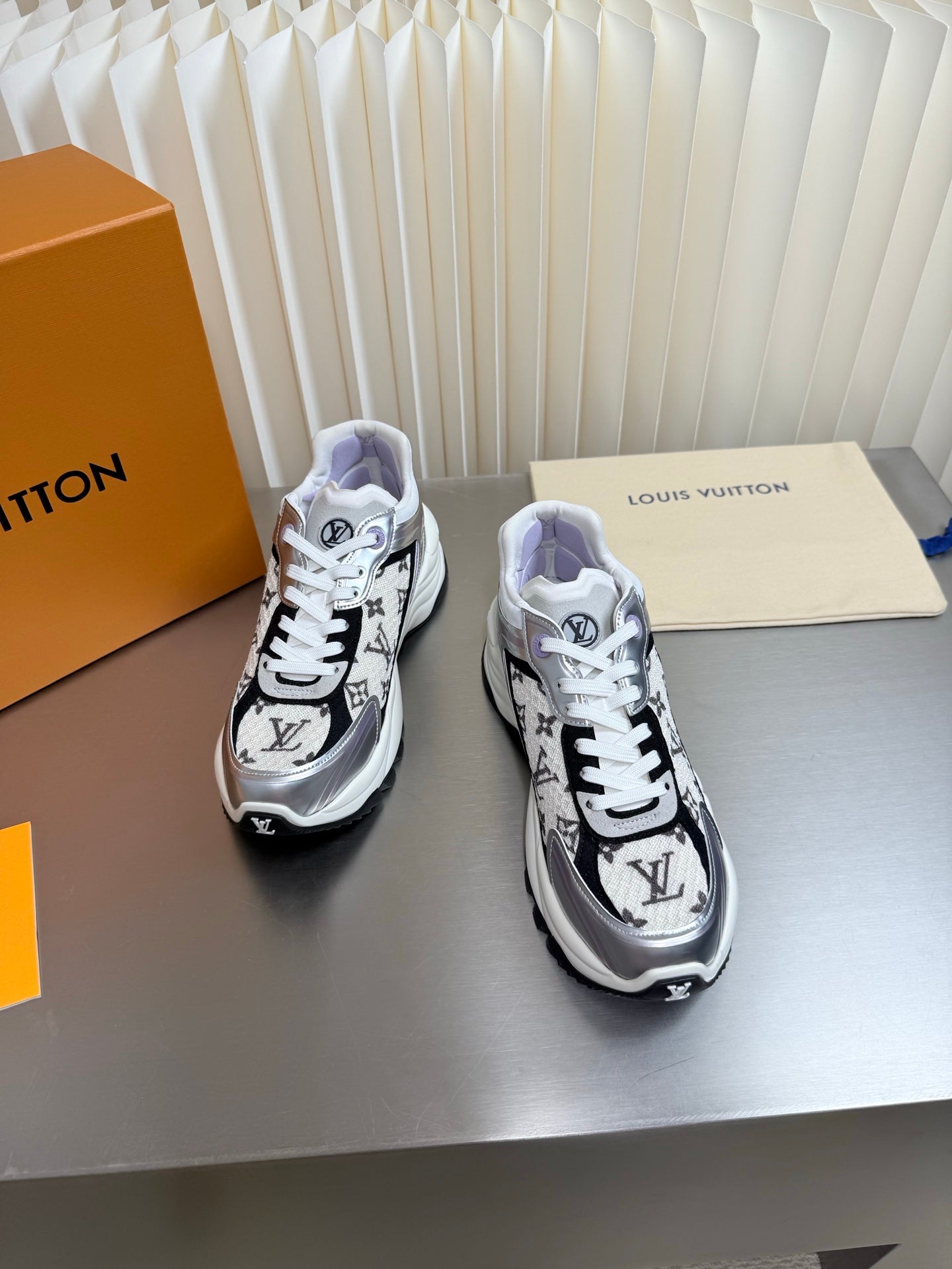 LV 26s Run 55 Sneaker Monogram Denim Laces 989216
