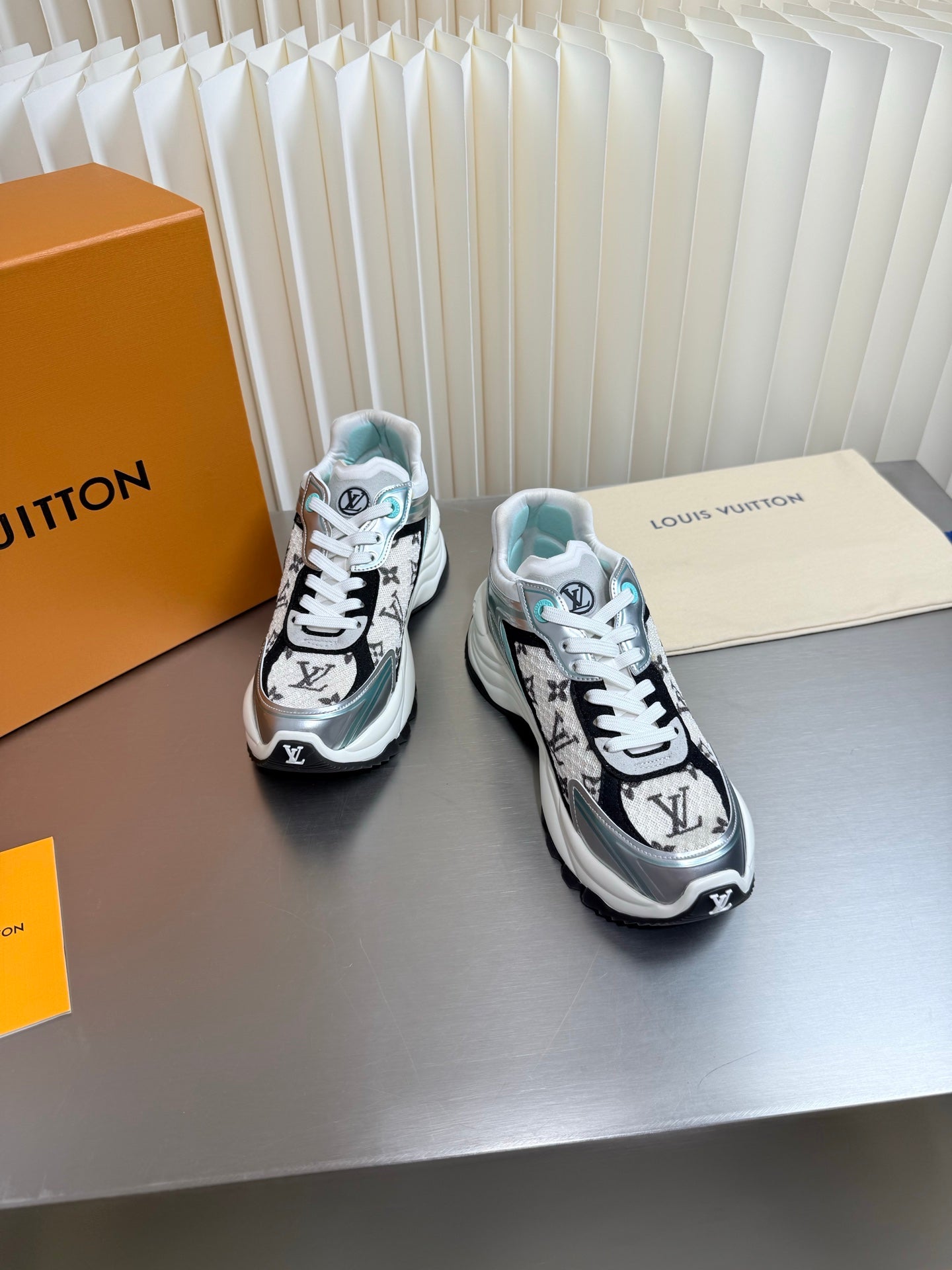 LV 26s Run 55 Sneaker Monogram Denim Laces 989216