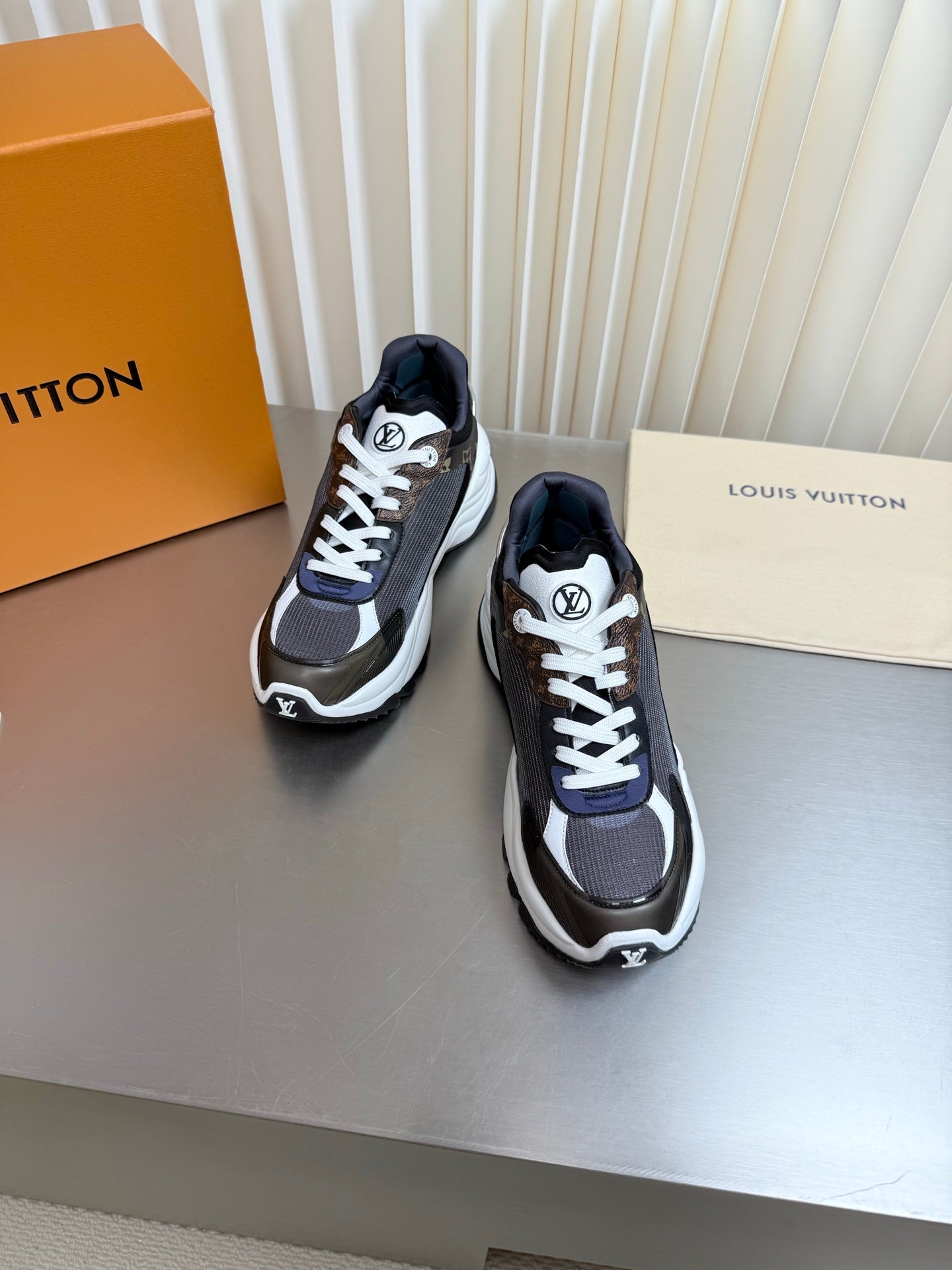 LV 26s Run 55 Sneaker Monogram Denim Laces 989216
