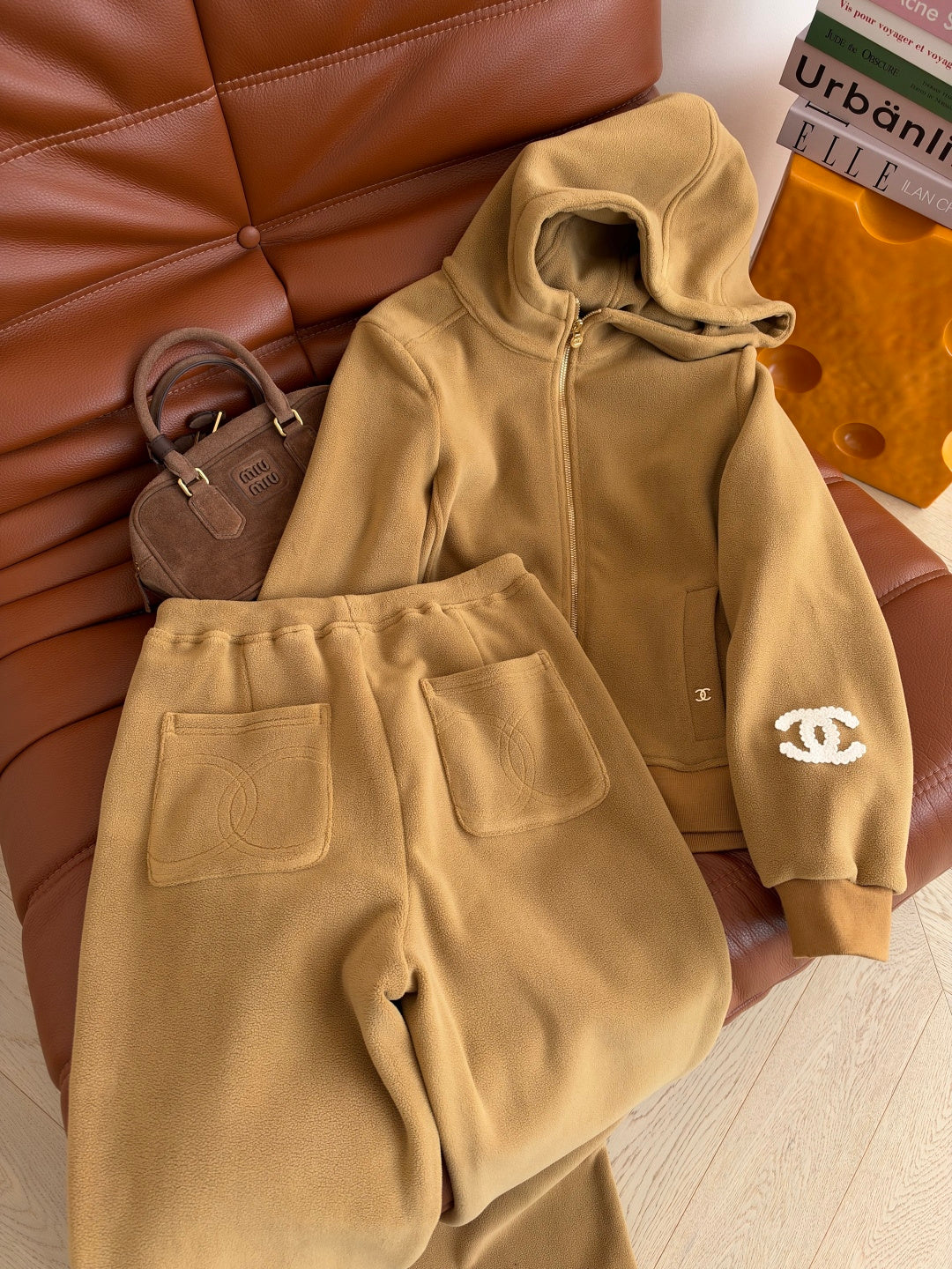Chanel 26s CC Logo Fleece Zip-Up Hoodie Sweatsuit Black Camel 445020