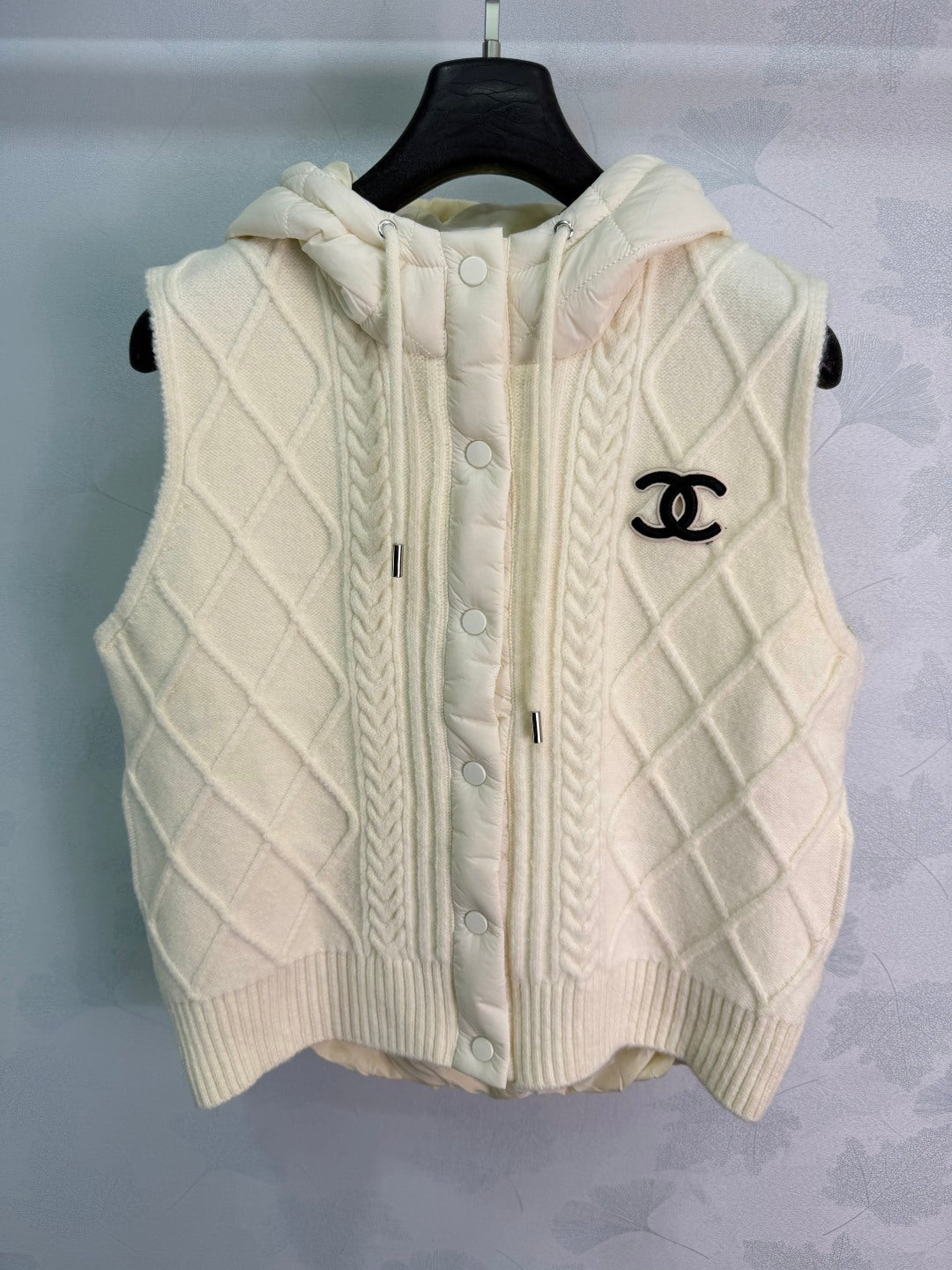 Chanel 26S Cable Knit Hooded Vest Cream 449405