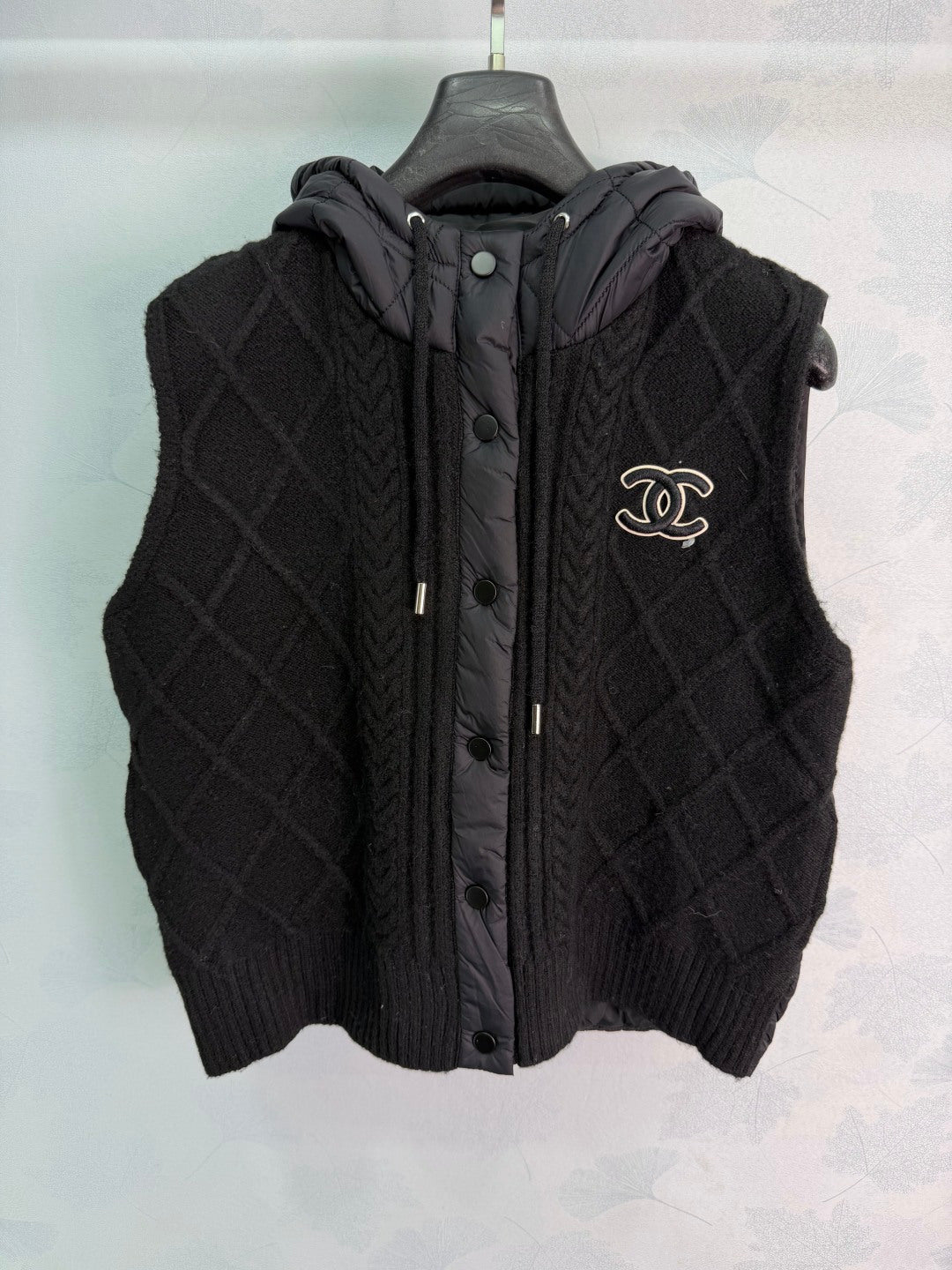 Chanel 26S Cable Knit Hooded Vest Cream 449405