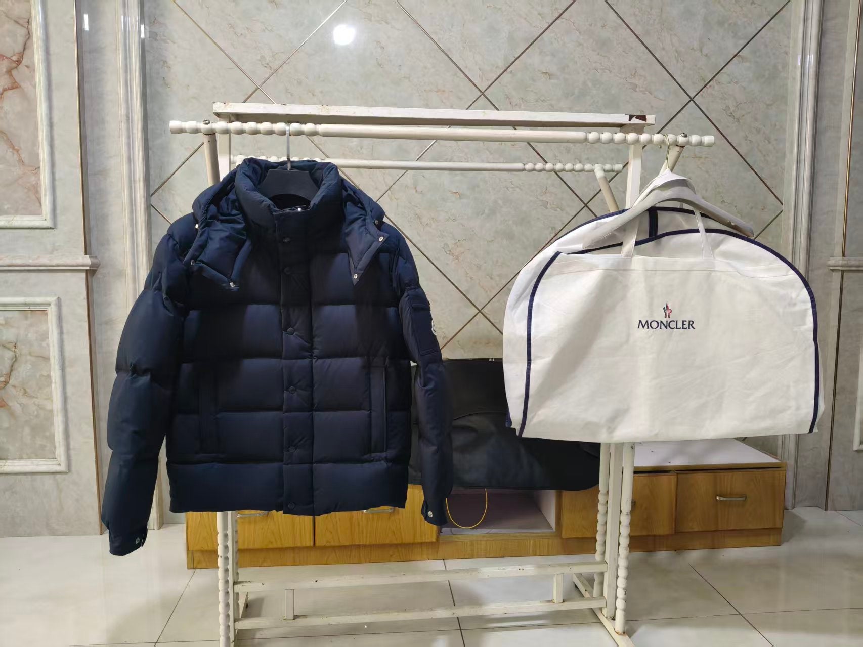 Moncler 26s Short Down Jacket 415313