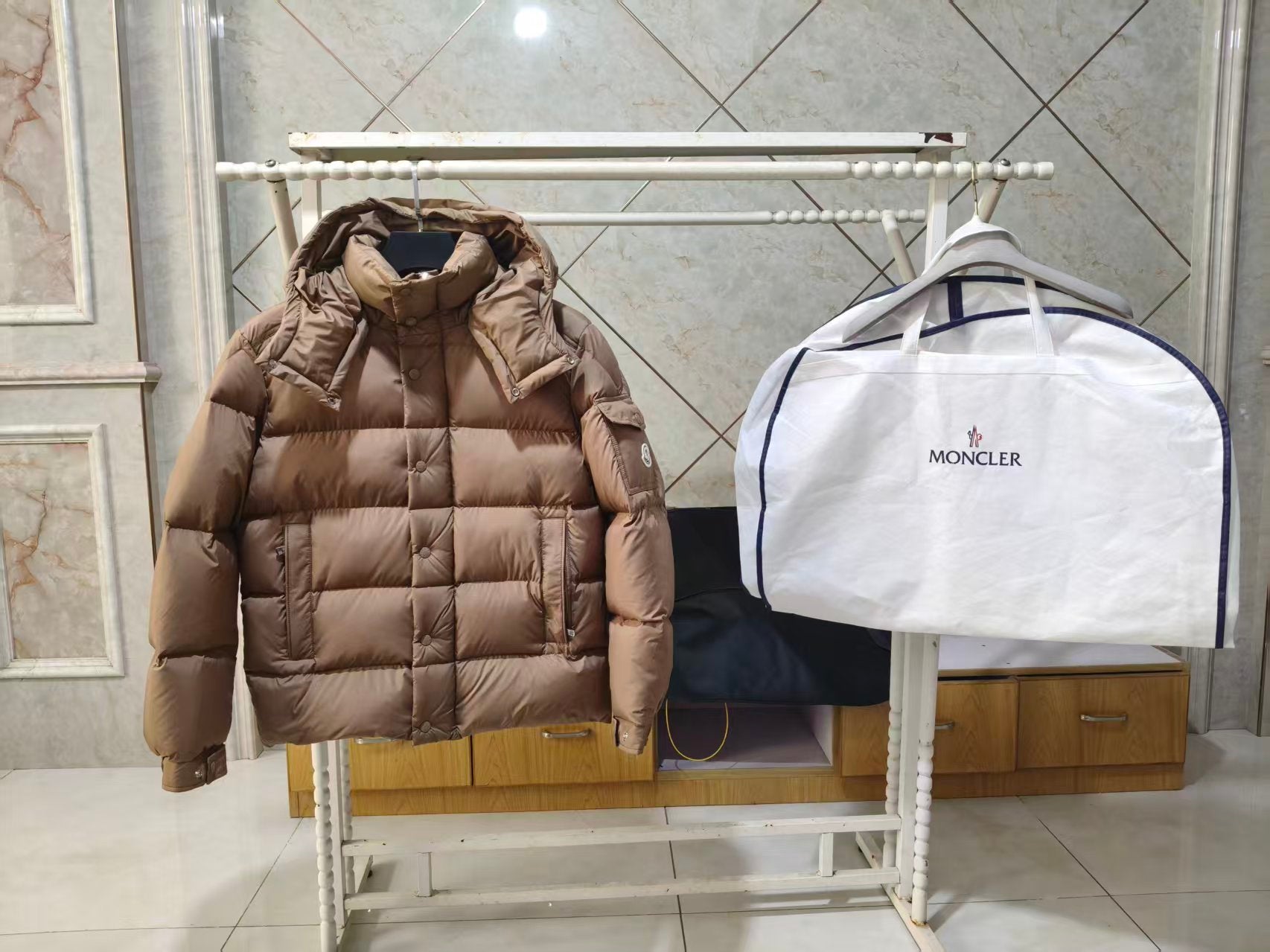 Moncler 26s Short Down Jacket 415313