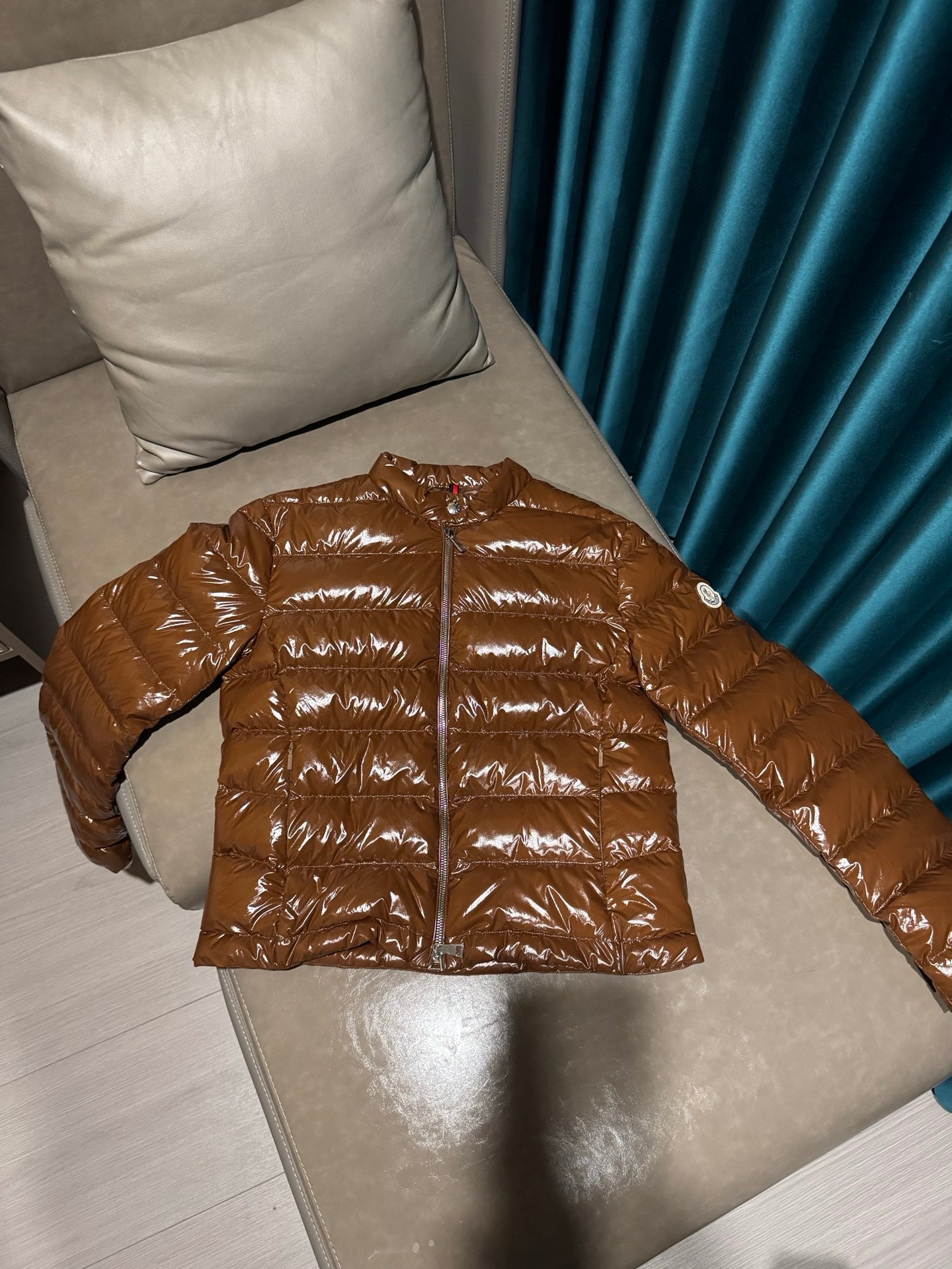 MC 26s Down Jacket Glossy Nylon 439606
