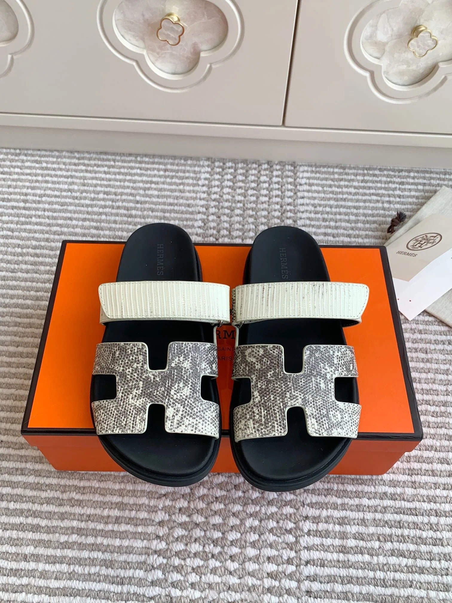 Hermes 2026 Chypre Sandal Lizard-patterned Leather 982179
