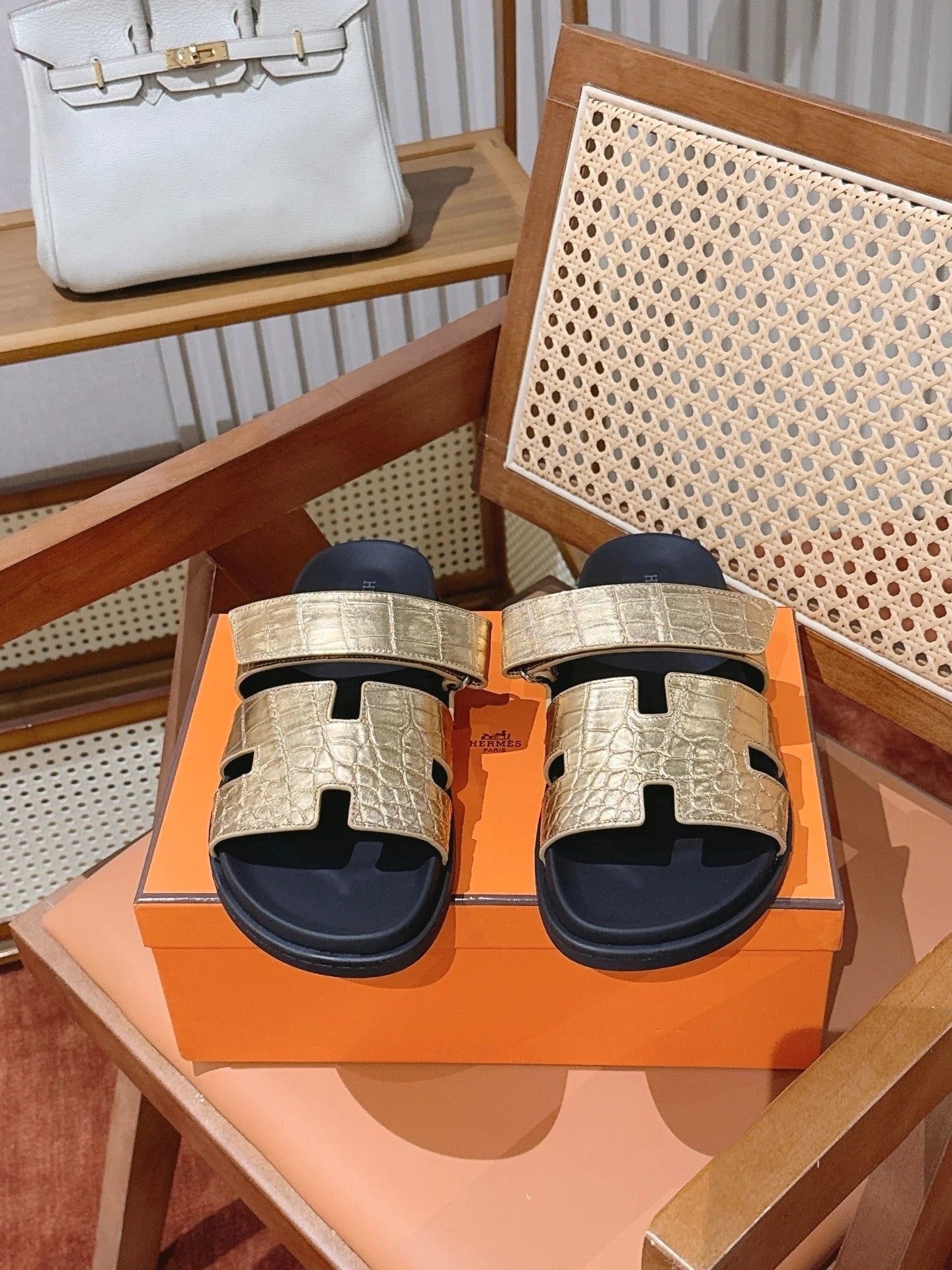 Hermes 2026 Chypre Sandal Crocodile-patterned Cowhide 969065